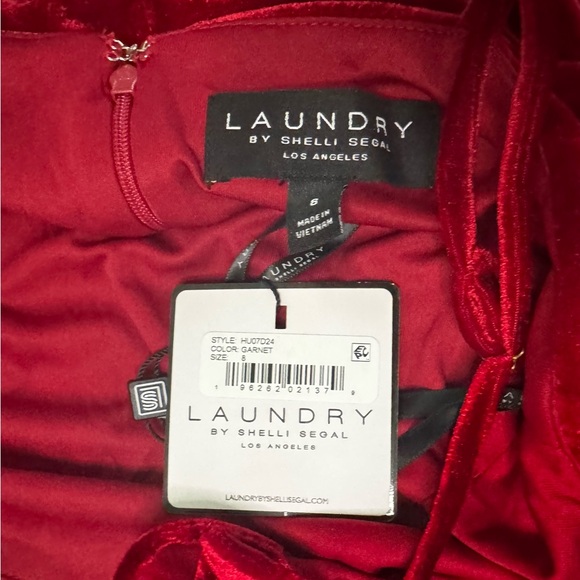 Laundry By Shelli Segal Velvet Jumpsuit in Deep Red - Picture 5 of 5